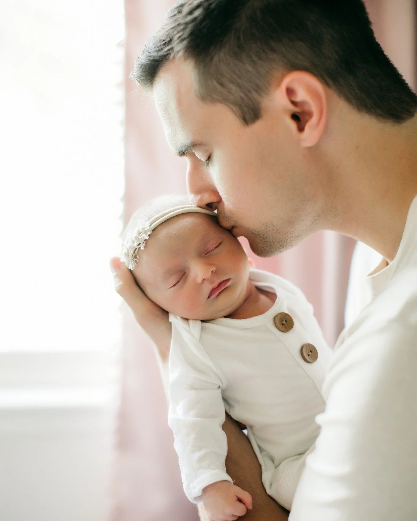 Welcome home Finley! I know this sweet baby won't go a single day without being smothered in love, hugs and kisses 🥰 Congratulations to The Foster Family! #mzpbabies #newborn #babygirl #newborns #newbornbaby #newbornphoto #newbornshoot #newbornsessi