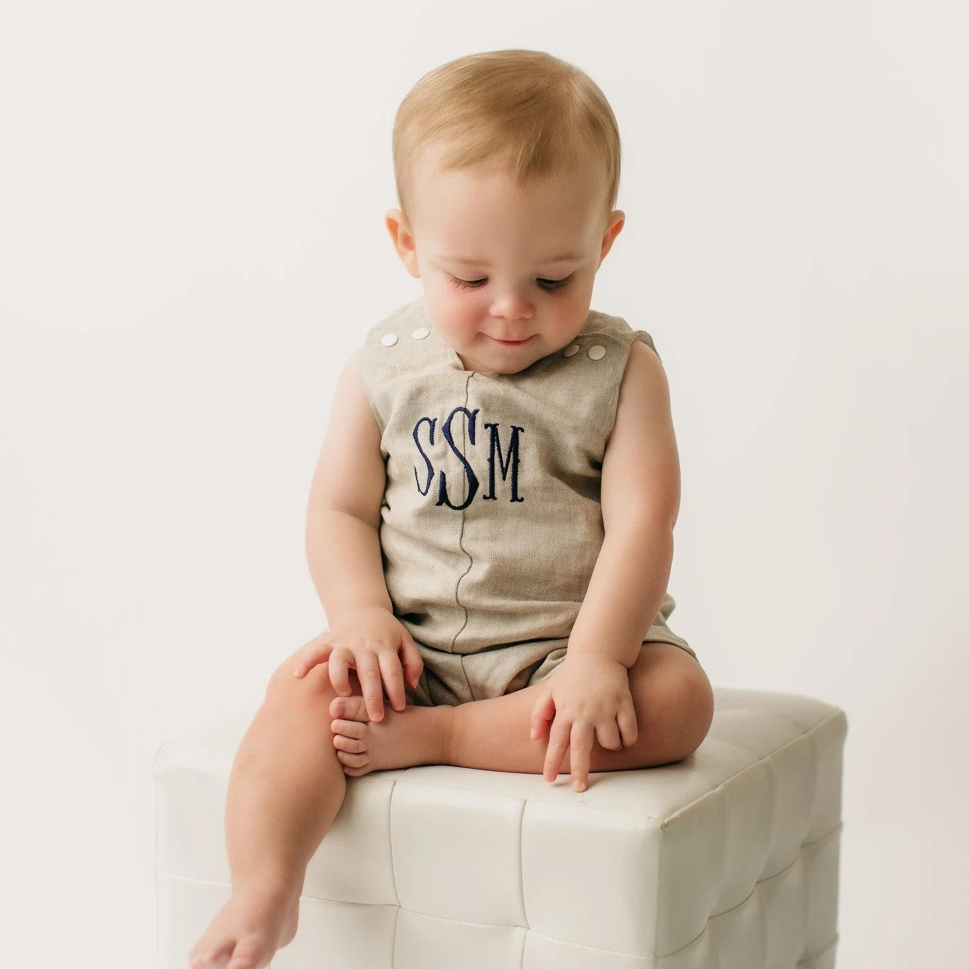 studio milestones are one of my favorite and I always love when mama hops in! It's the perfect time to capture a couple images with you and your baby - since often times, it's mama behind the camera! You can always DM me to get your session on the ca