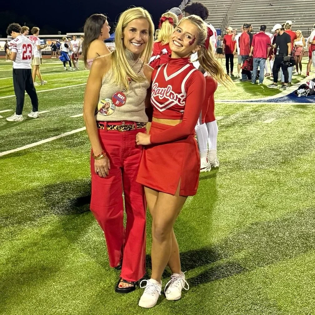 Couldn&rsquo;t close out the week without a permanent post of the best night so far this football season! LOVE being a part of the Baylor family!! ❤️❤️ 38🅱️35Ⓜ️ #rivalryweek #werunthistown #baylorschool