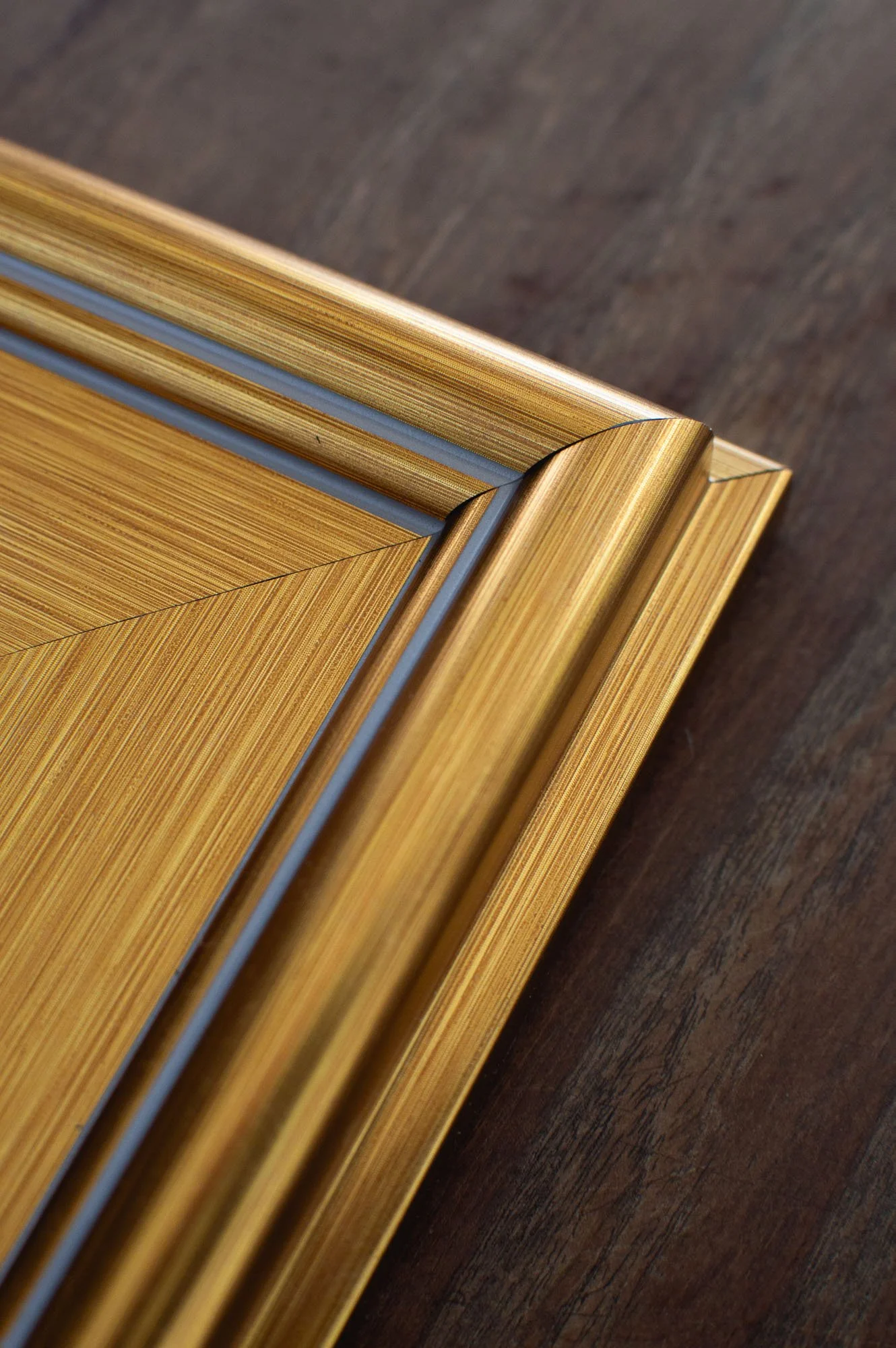 4x4%22 gold frame corner detail.jpg
