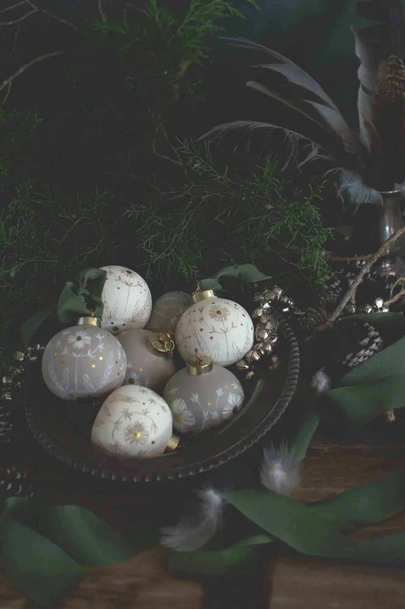 Grey%25252C%252BWhite%25252C%252Band%252BGold%252BFloral%252BChristmas%252BTree%252BOrnaments_Kara%252BValentino%252BFfield-5.jpg