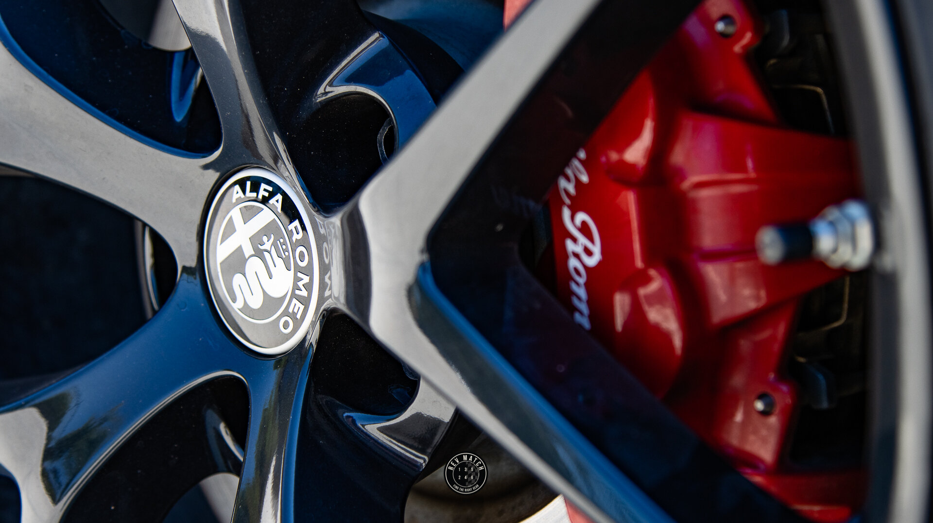 2020 Alfa Romeo Stelvio-6.jpg