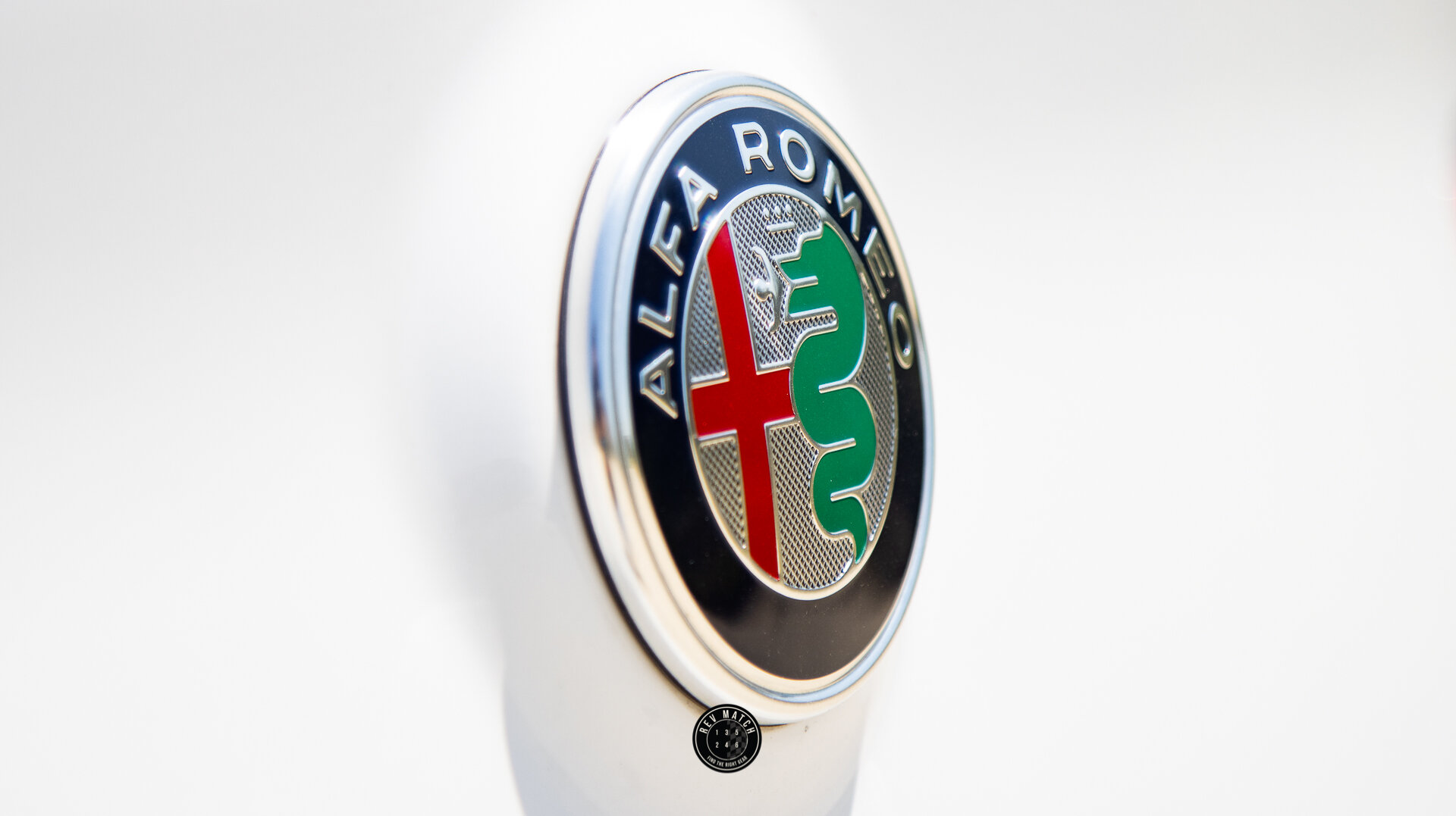 2020 Alfa Romeo Stelvio-10.jpg