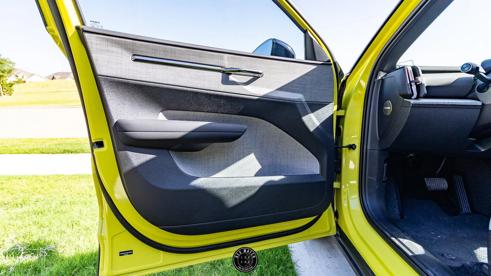 2025 Volvo EX30-16.jpg