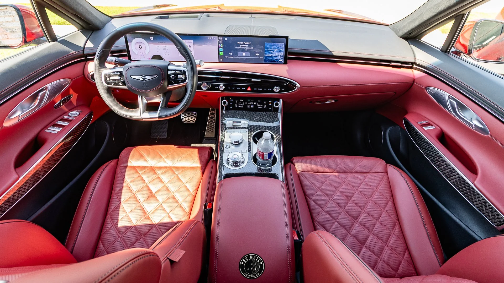 2026 Genesis GV70-14.jpg