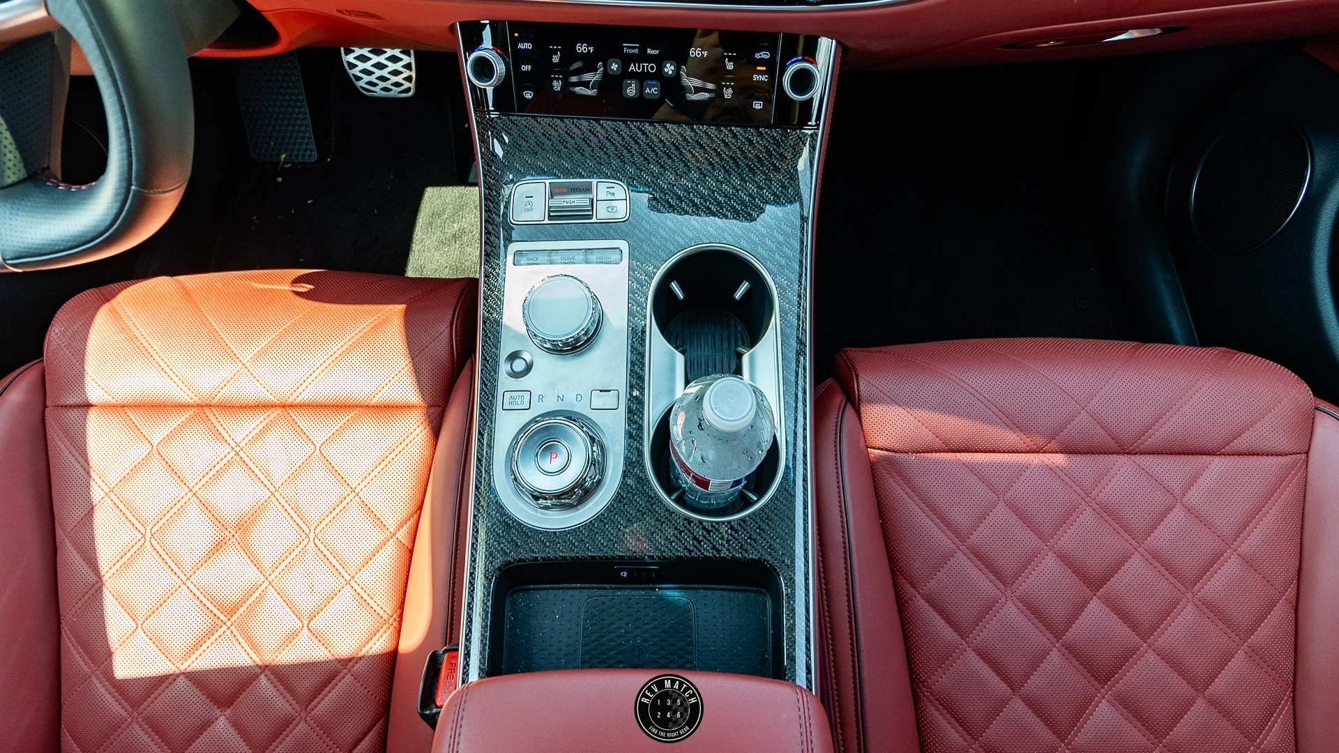 2026 Genesis GV70-17.jpg
