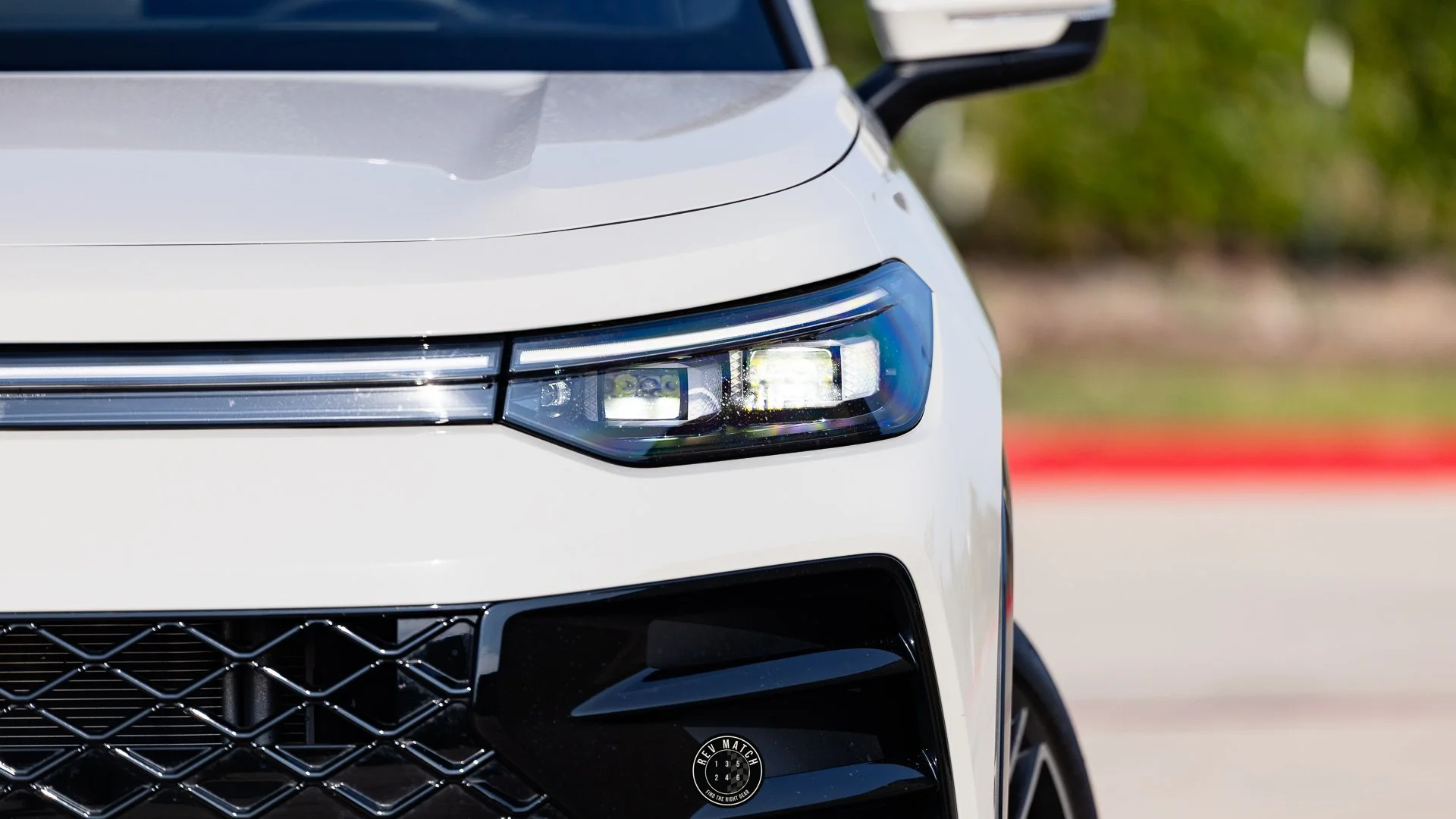 2025 Volkswagen Tiguan SEL R-Line-3.jpg