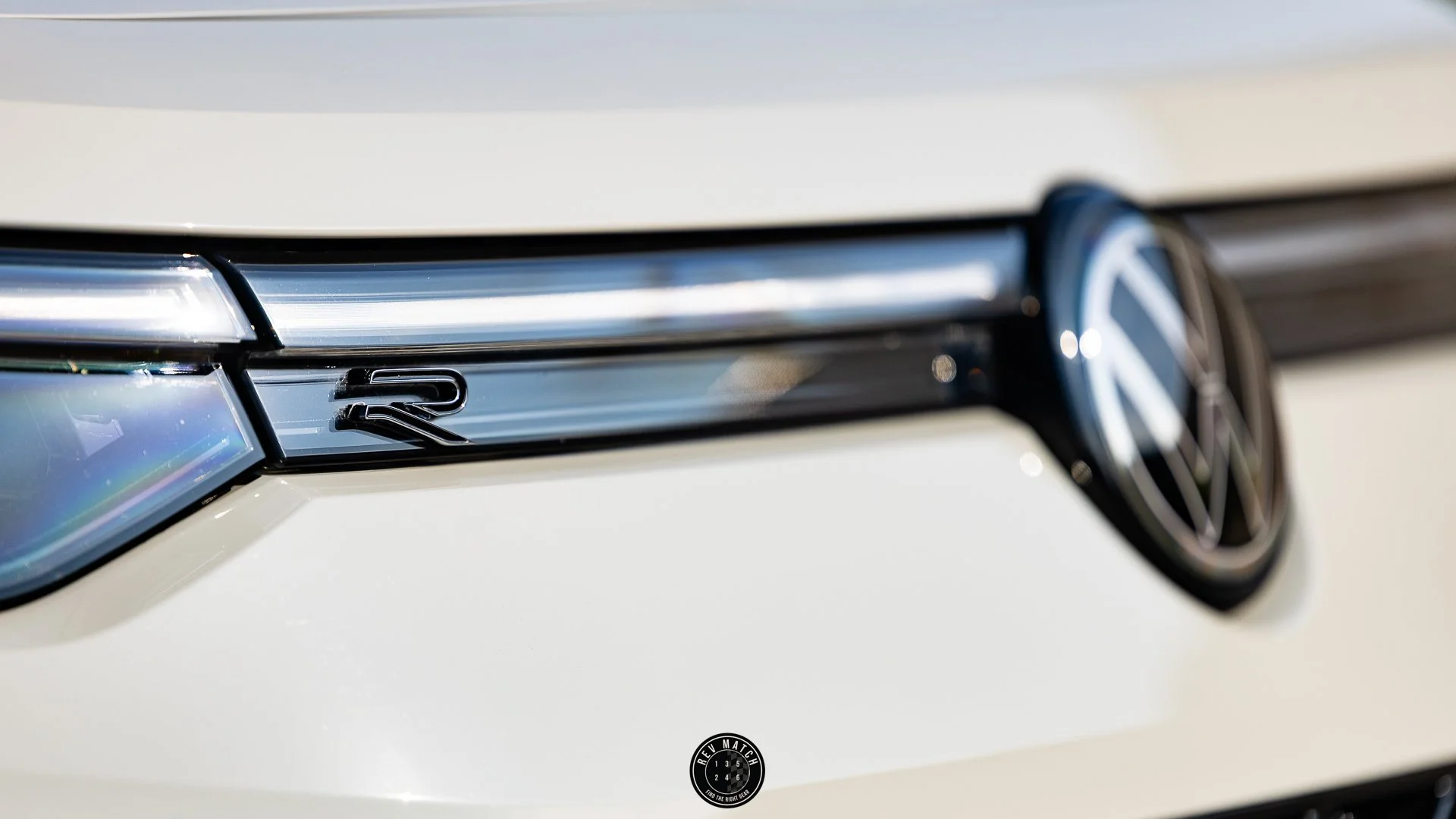 2025 Volkswagen Tiguan SEL R-Line-4.jpg
