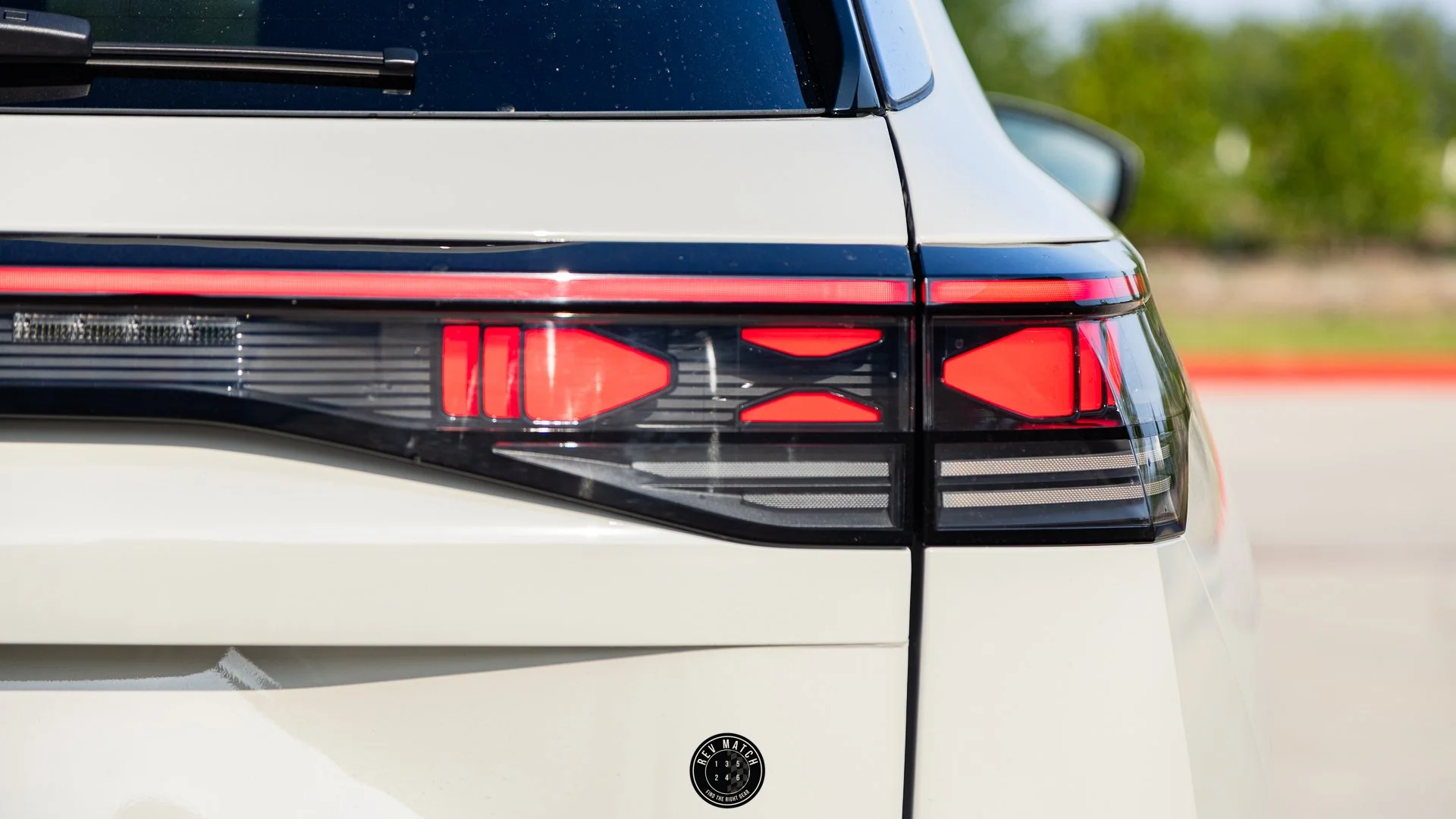 2025 Volkswagen Tiguan SEL R-Line-9.jpg