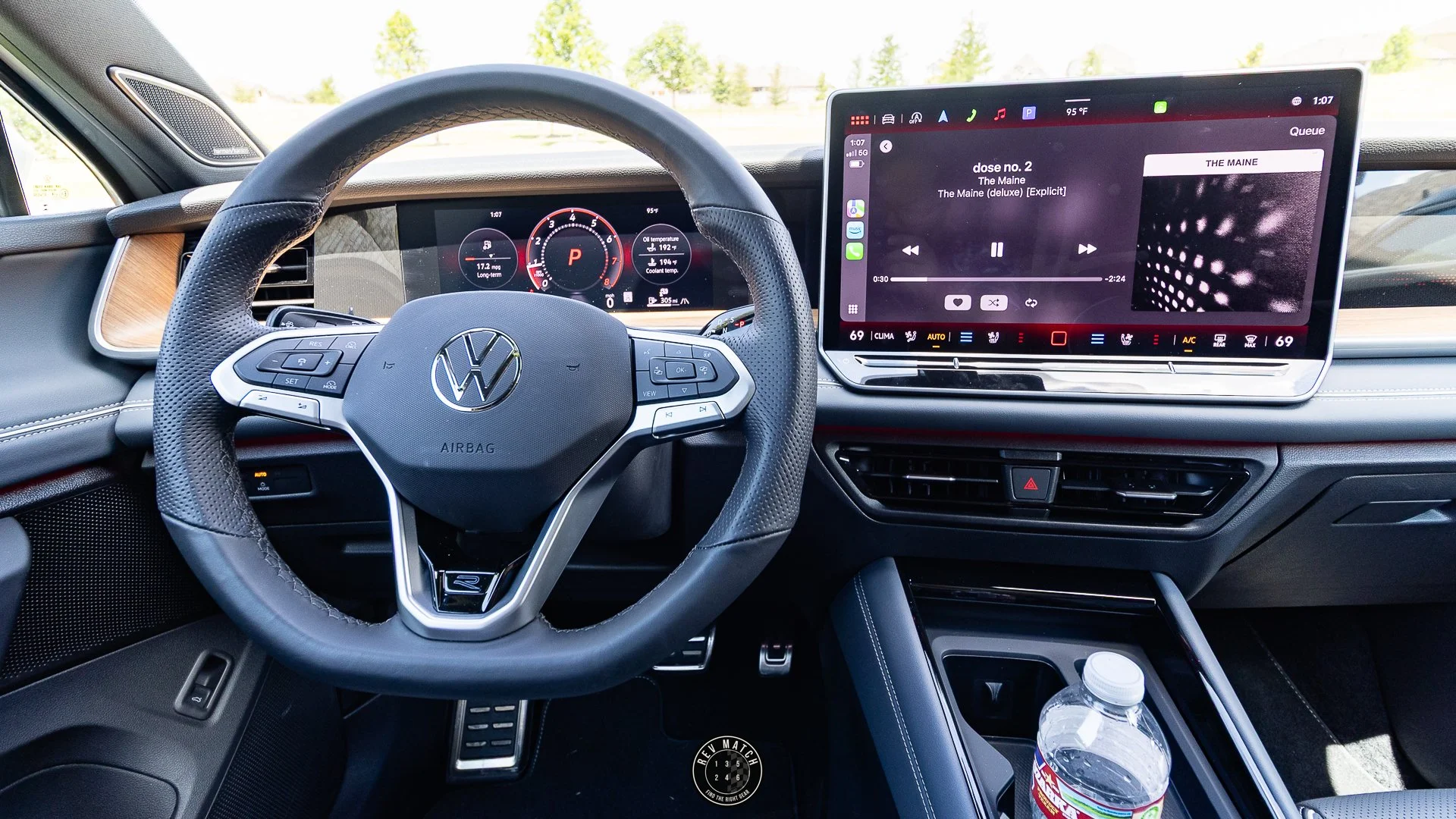 2025 Volkswagen Tiguan SEL R-Line-17.jpg