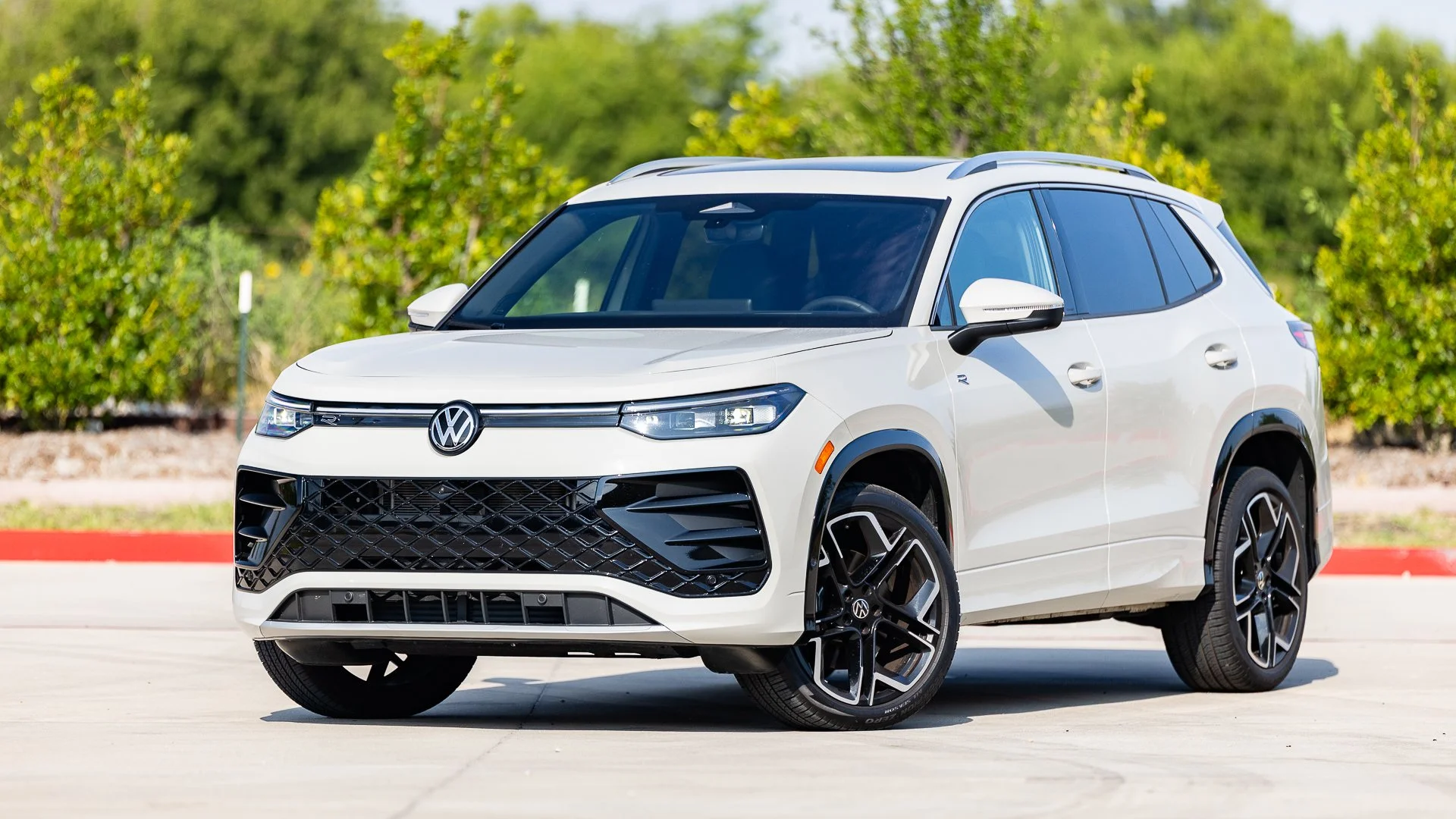 2025 Volkswagen Tiguan Review: Looks, Luxury, Tech