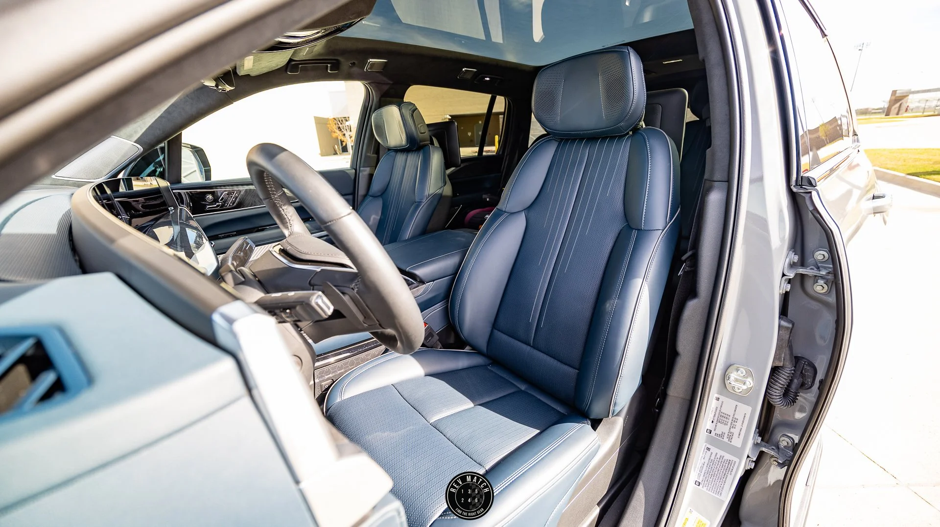 2026 Cadillac Escalade IQ-21.jpg