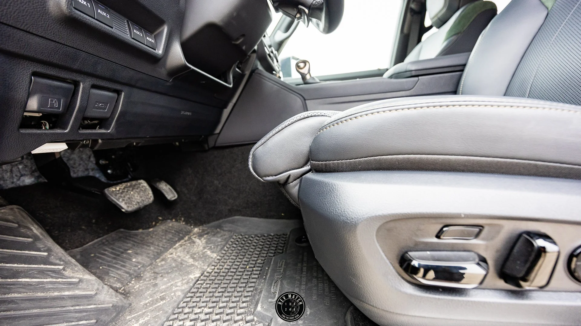 2025 Lexus GX 550 Overtrail+-14.jpg