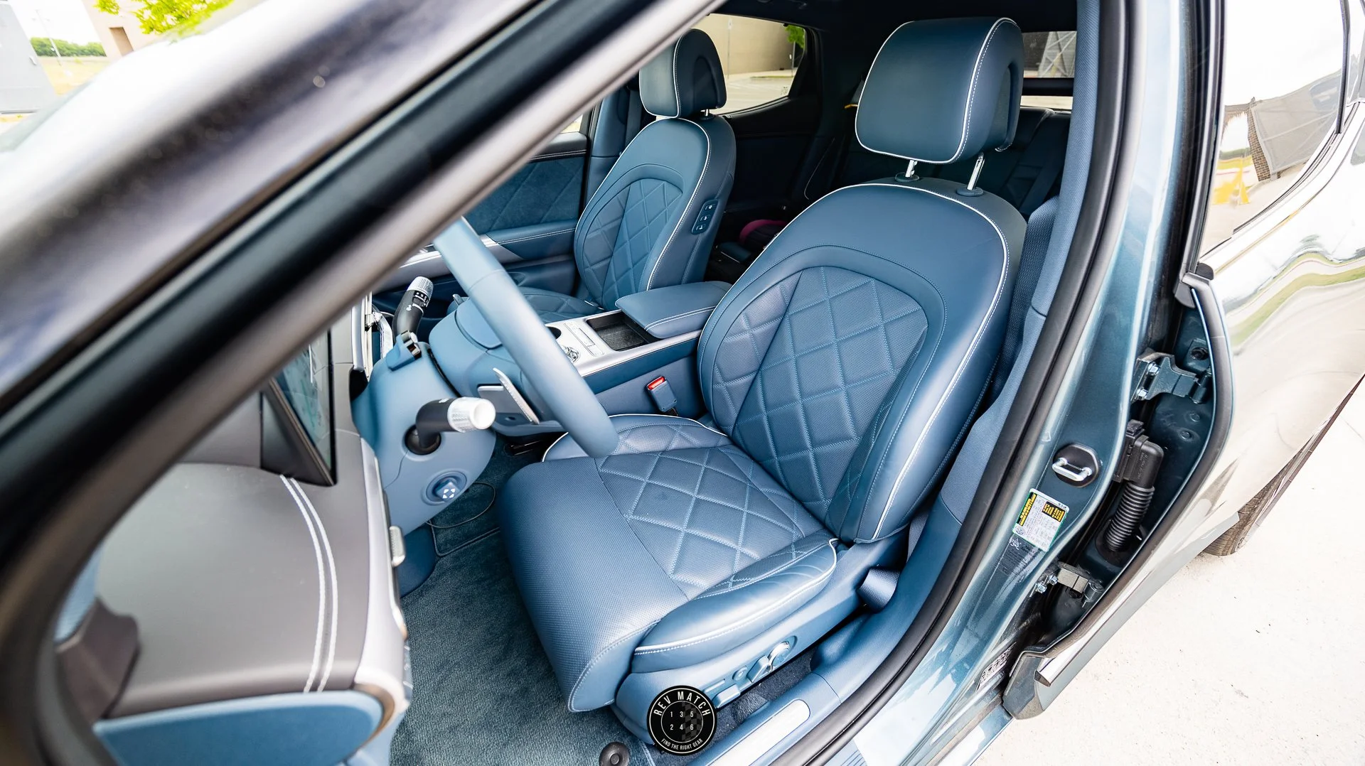 2026 Genesis GV60-15.jpg