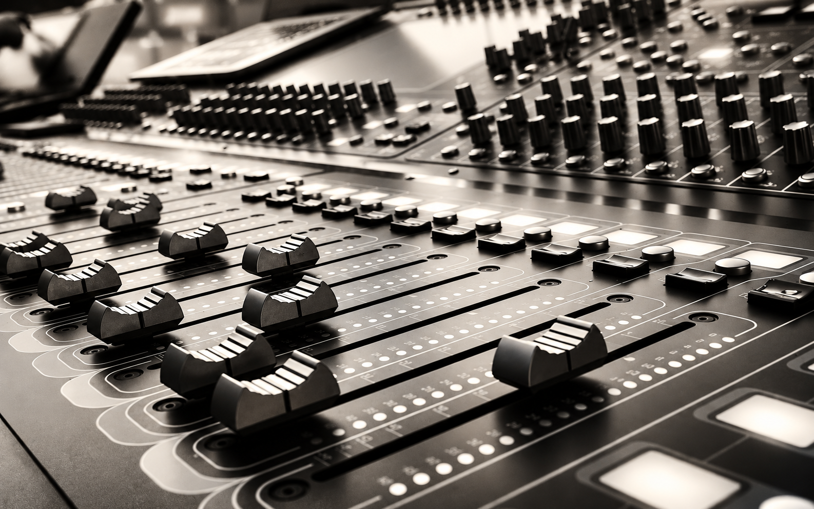 Black Knight DJs Gallery 018.png