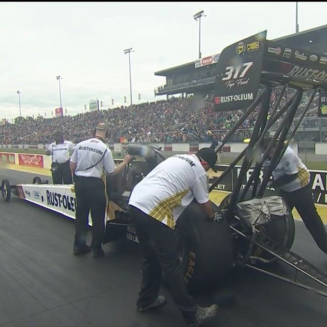 It was a pedalfest but we got the E1 win light against Scott Palmer! On to Rd. 2! #NHRA