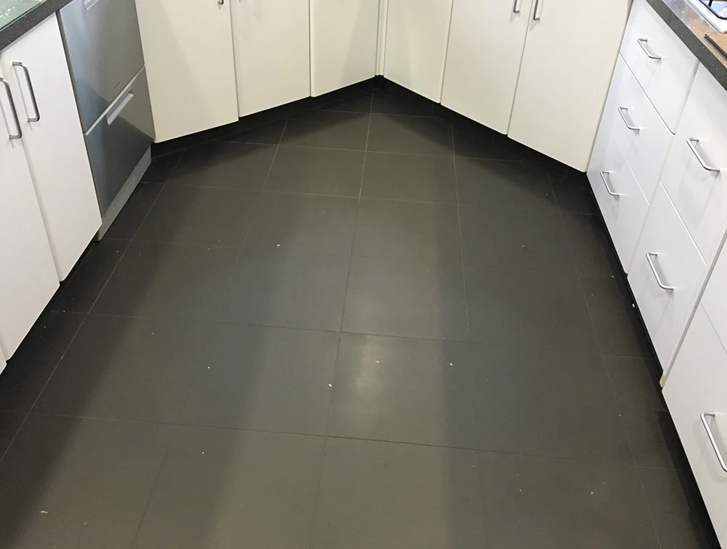 3 Residential Reno Hillcrest - Before - Porous Tiles 4.jpg