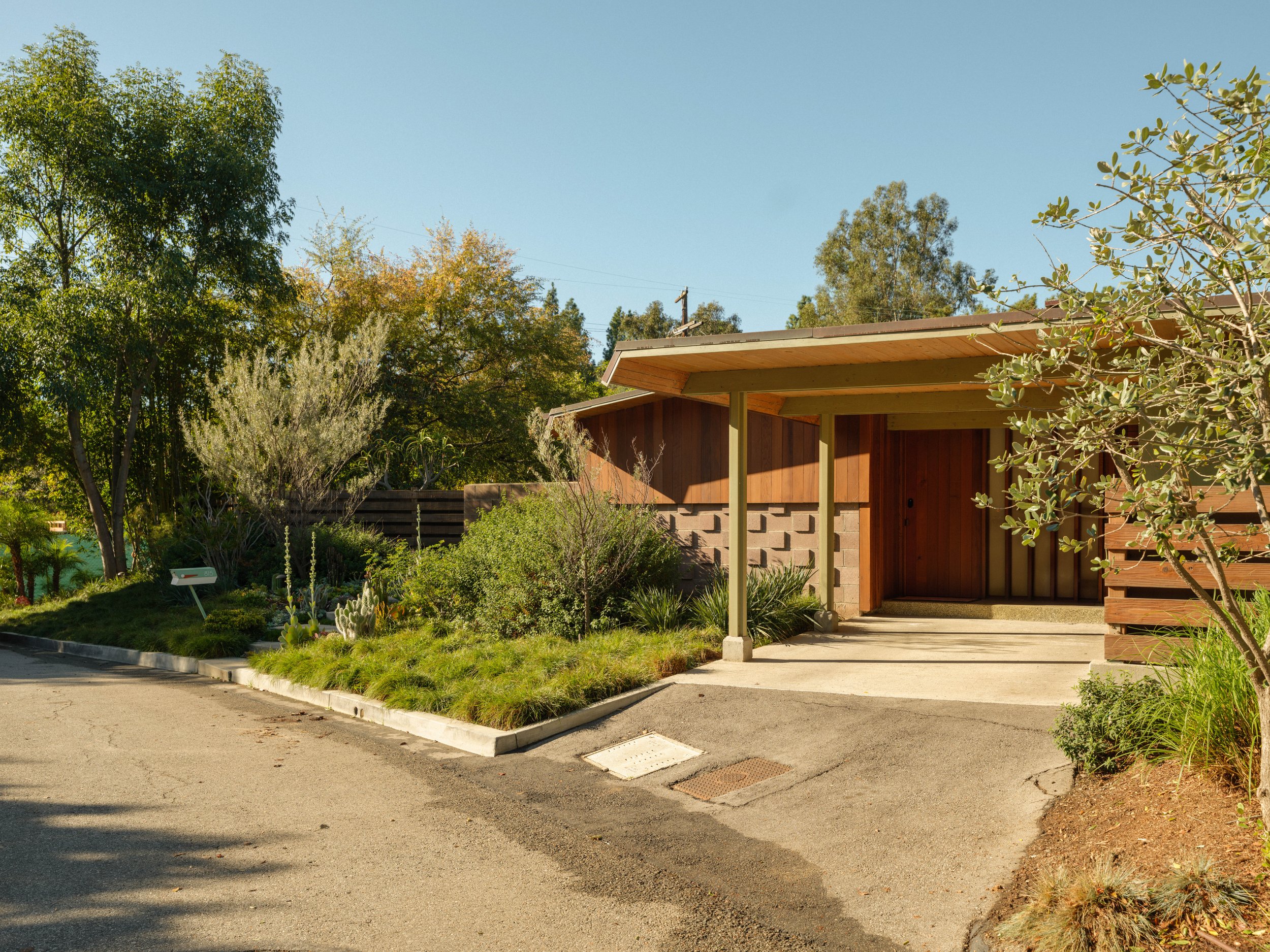 Grant Residence AQJ-006.jpg