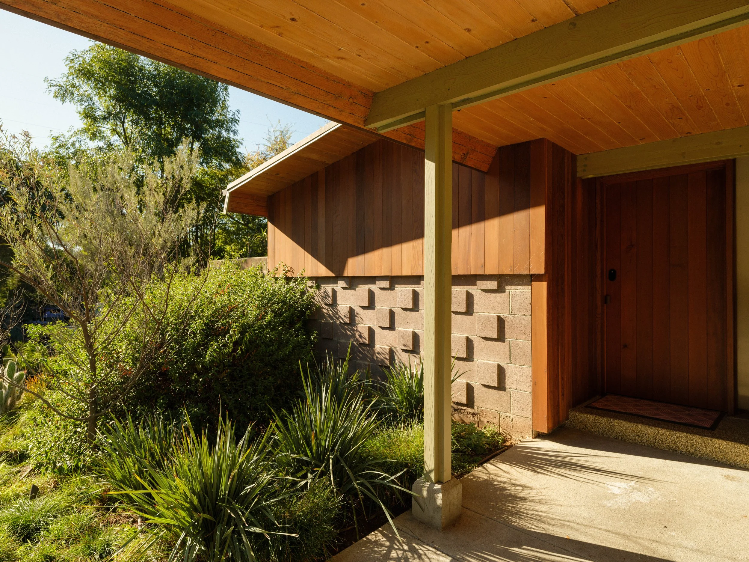 Grant Residence AQJ-008.jpg