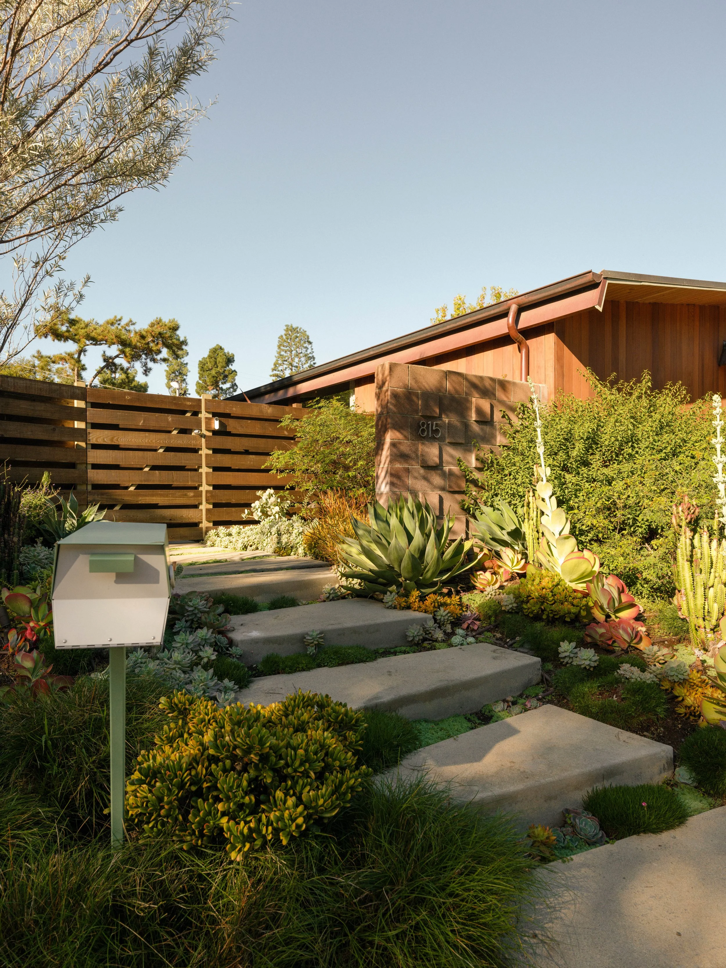 Grant Residence AQJ-011.jpg