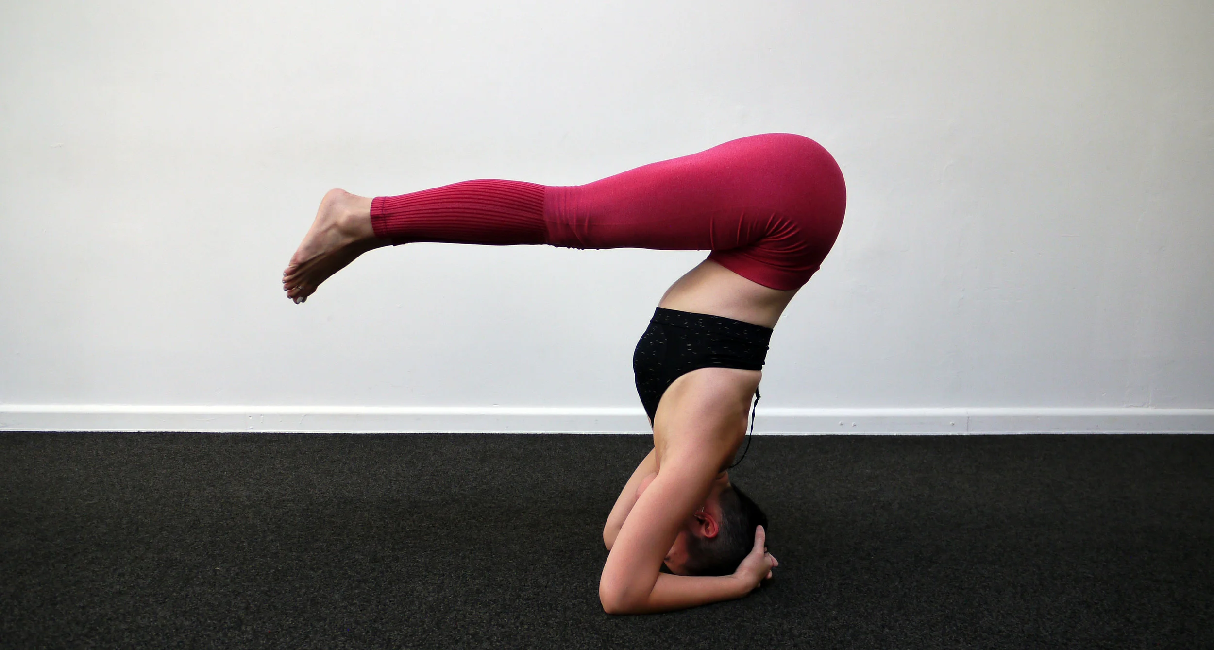 melia urdhva dandasana 2.jpg
