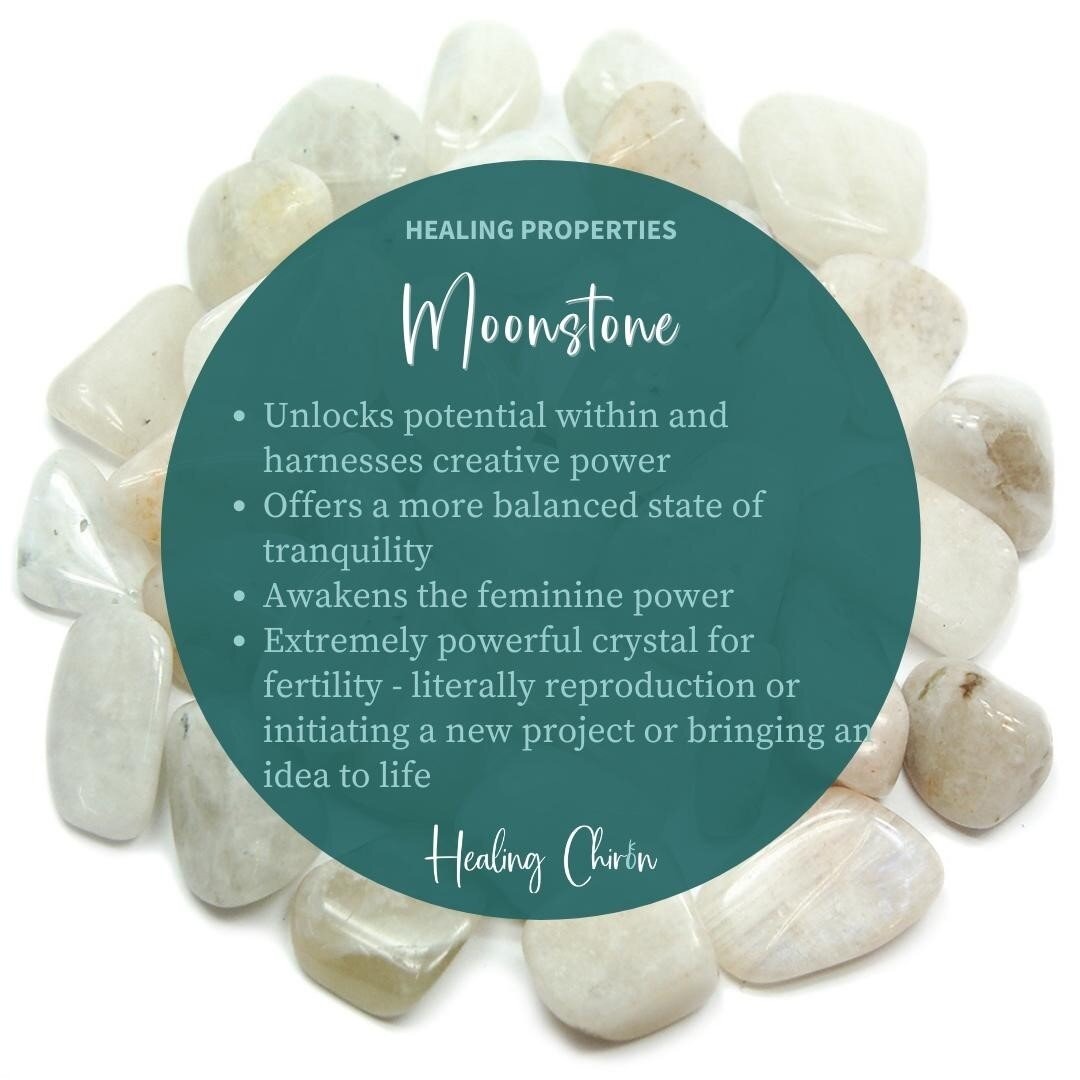 🧡🔮 Moonstone is an extremely powerful crystal, especially for the sacral chakra.⁠
⁠
Here are some of the healing properties of Moonstone:⁠
* Unlocks potential within and harnesses creative power⁠
* Offers a more balanced state of tranquility⁠
* Awa