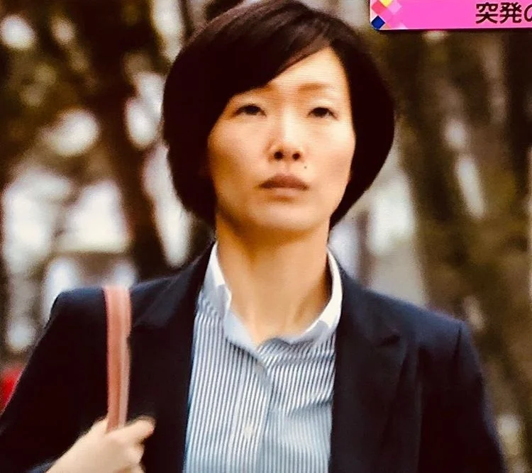 304%2Bpolicewoman.jpg