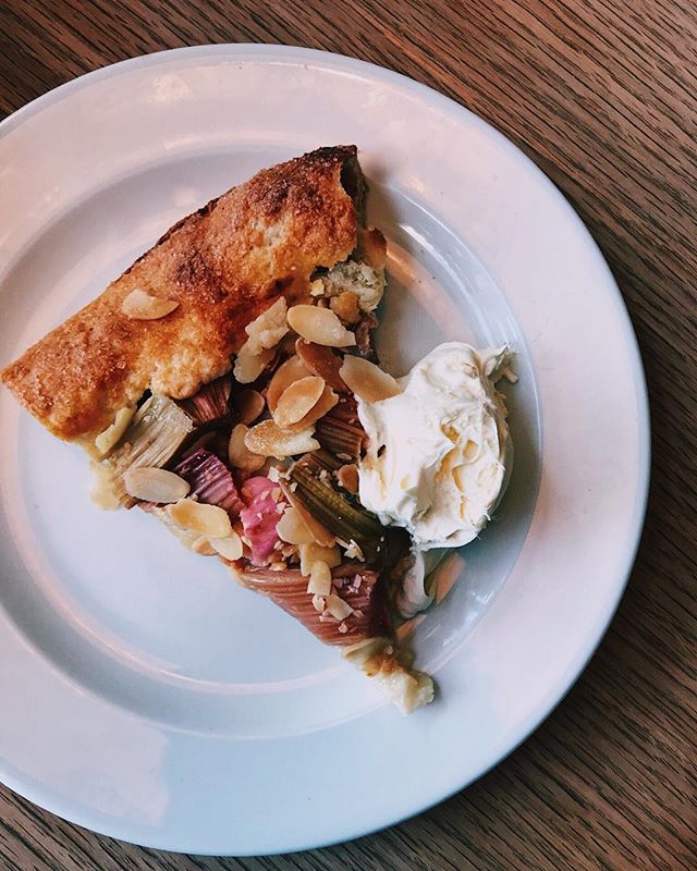 Absolutely dreamy rhubarb galette with a dollop of clotted cream to finish my meal at @littleduckthepicklery with @dearsafia on an absolute high ✨💞