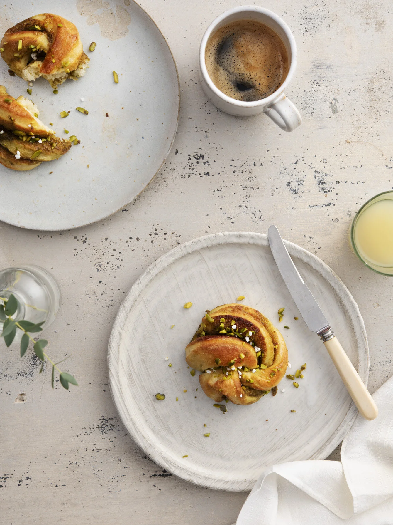 Brunch_Pistachio&CaramelisedWhiteChocBuns_24.11.19.jpg
