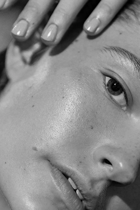 face_02_bw.jpg