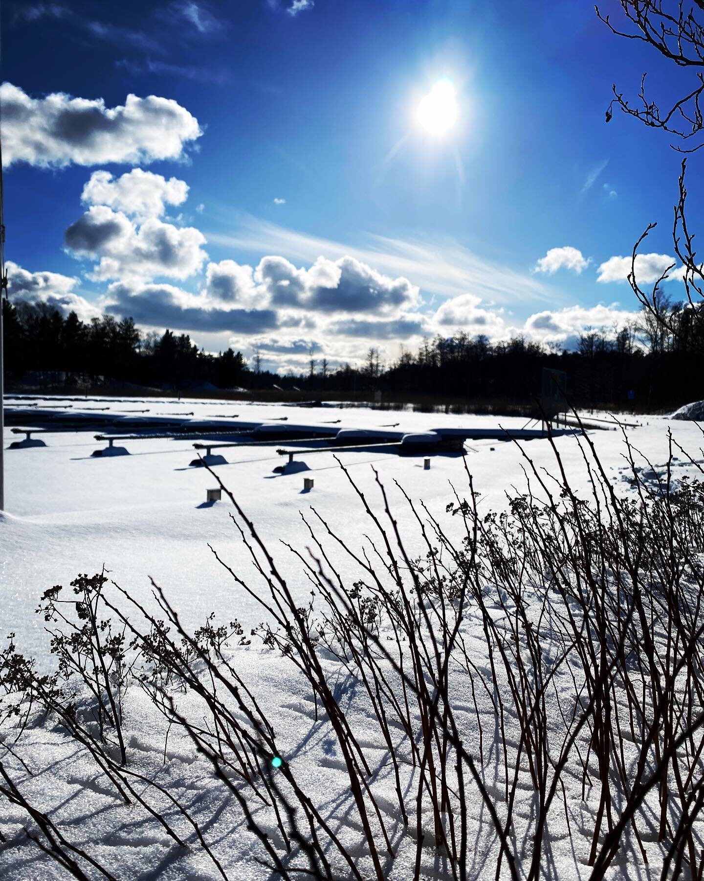 Summer just have to wait a little bit longer.
#takatalvi 

#nagudistillery #wednesdayvibes #sunisshining #winterwonderland #nagu #nauvo #finland