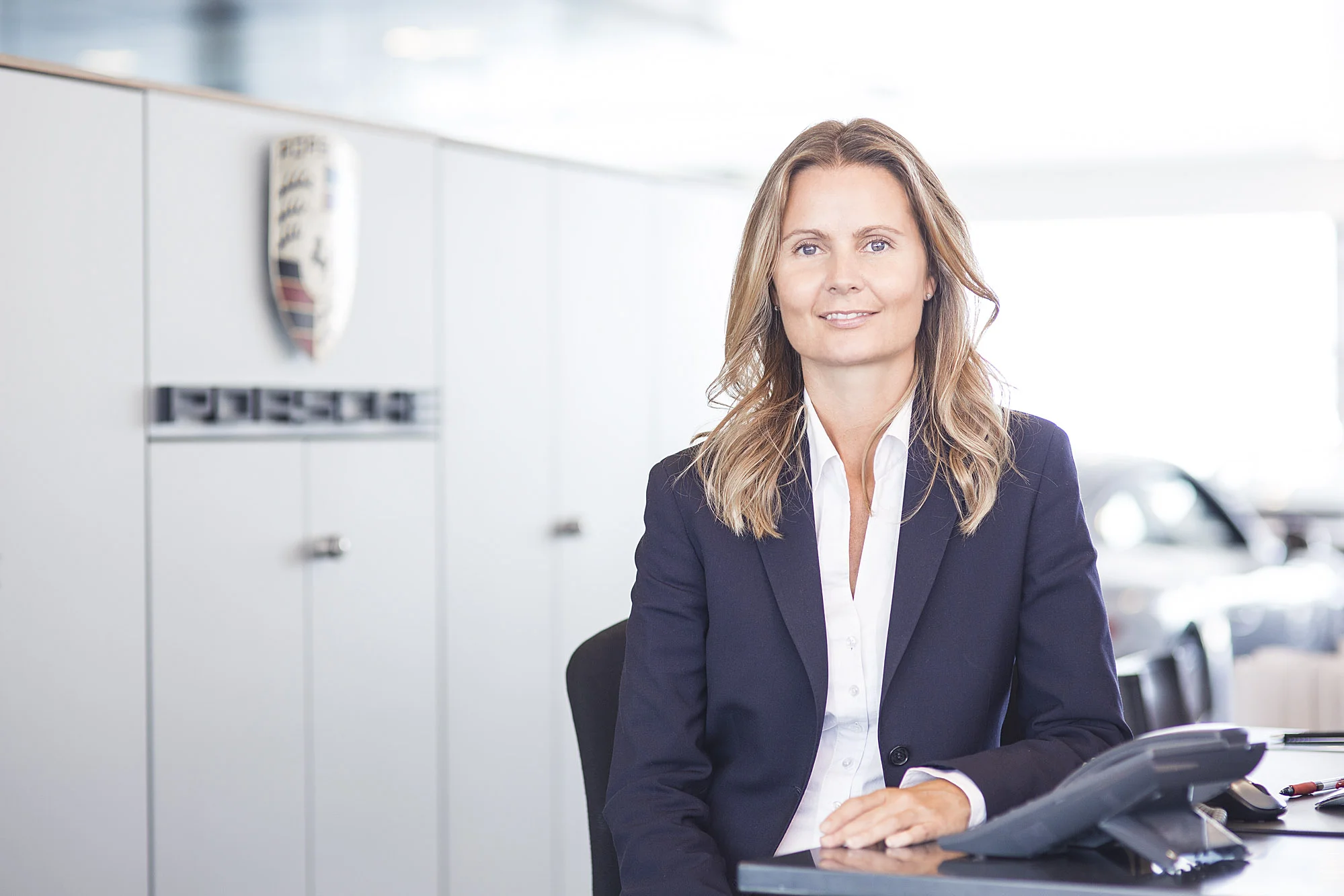 Porsche_værtinde.jpg