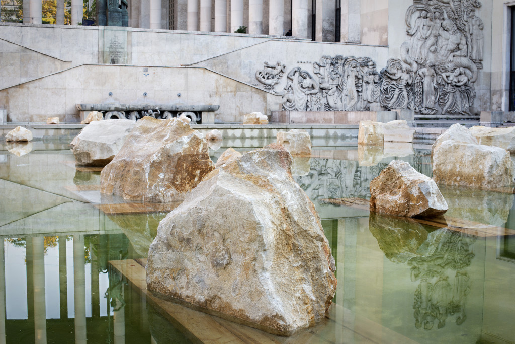 Vue de l’installation de Rodrigo Braga, “Mer intérieure”. Palais de Tokyo.