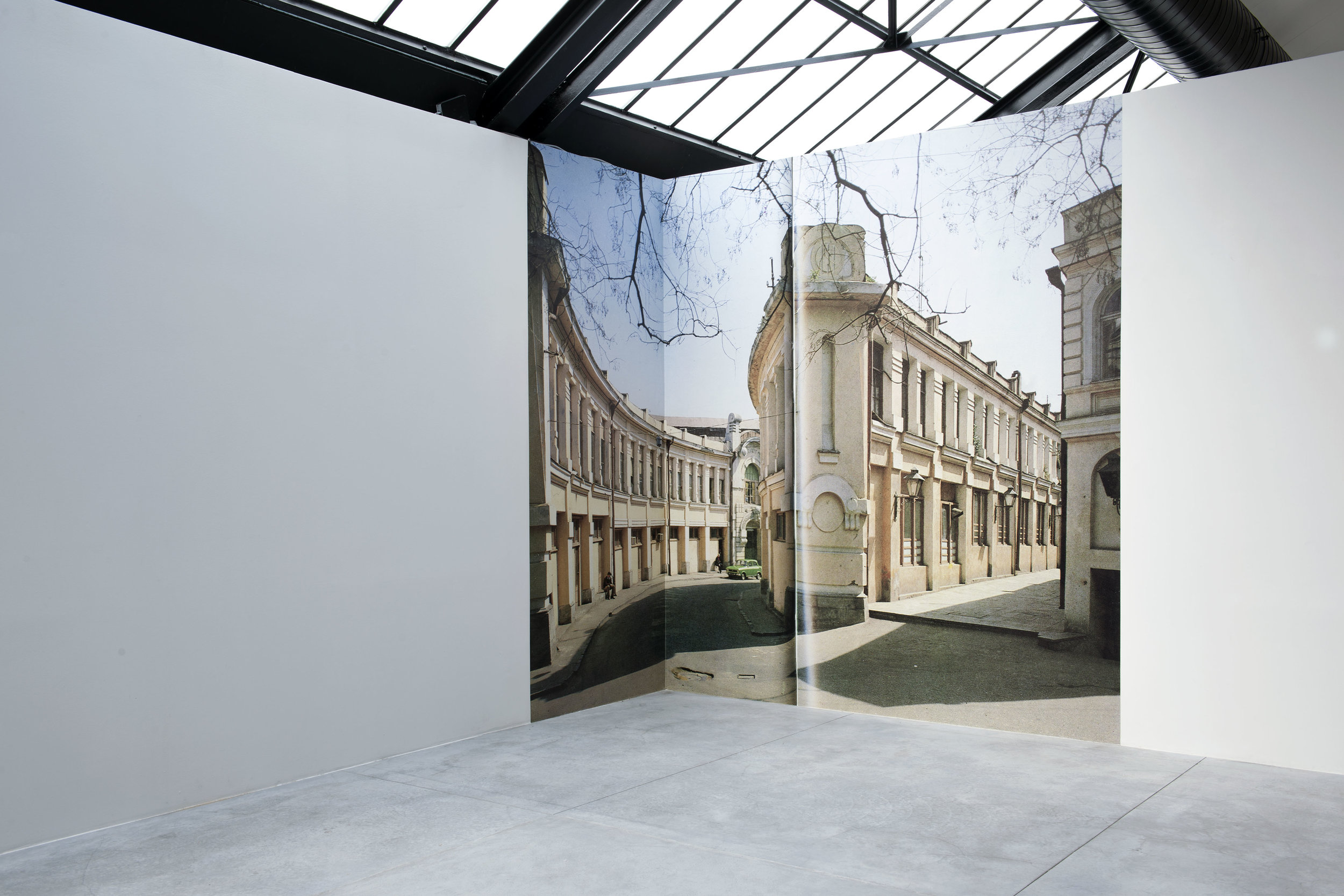 Vue de l’exposition de Rodrigo Bueno, “Out of character”. Palais de Tokyo.