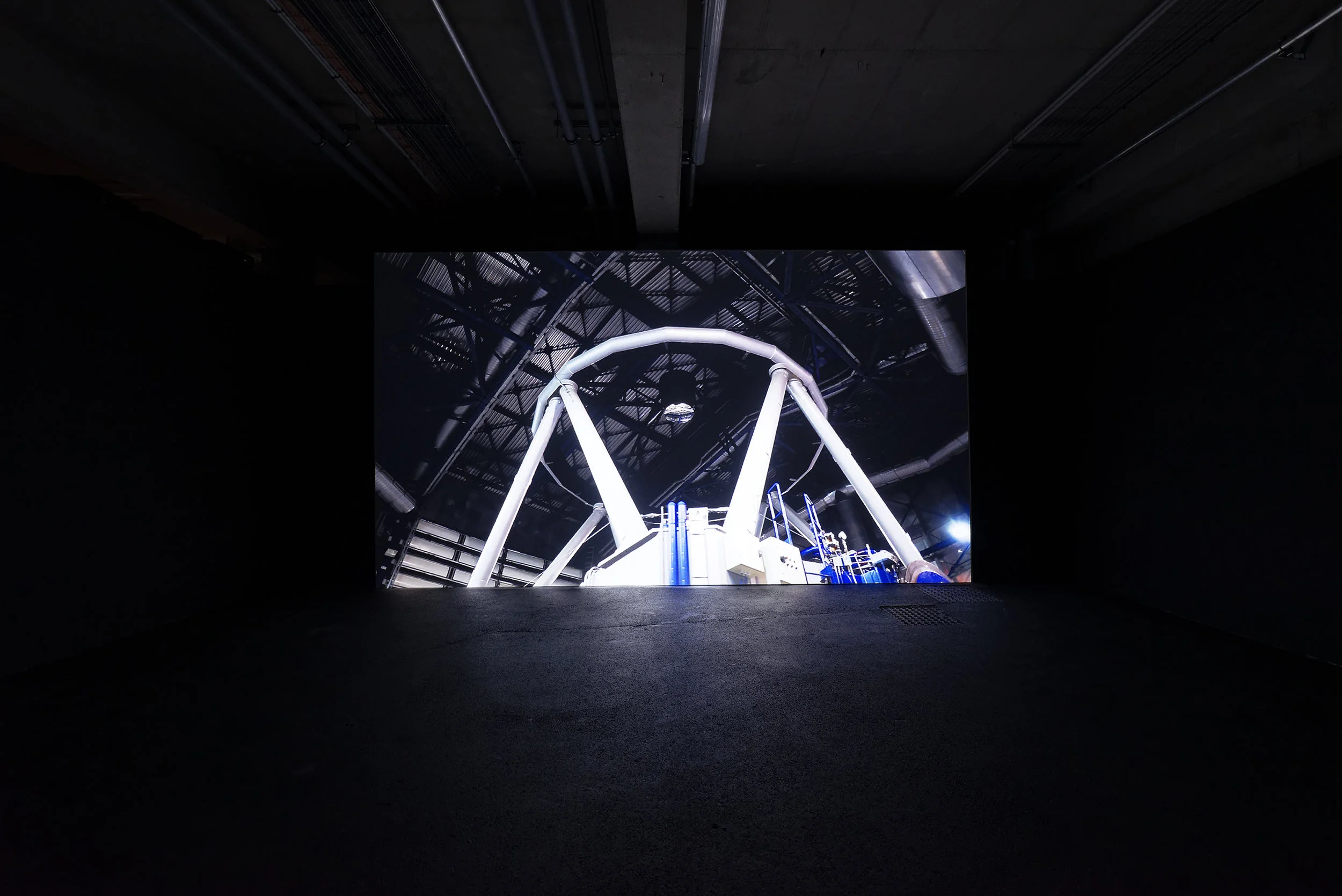 Vue de l’exposition de Angelika Markul, “Terre de départ”. Palais de Tokyo.