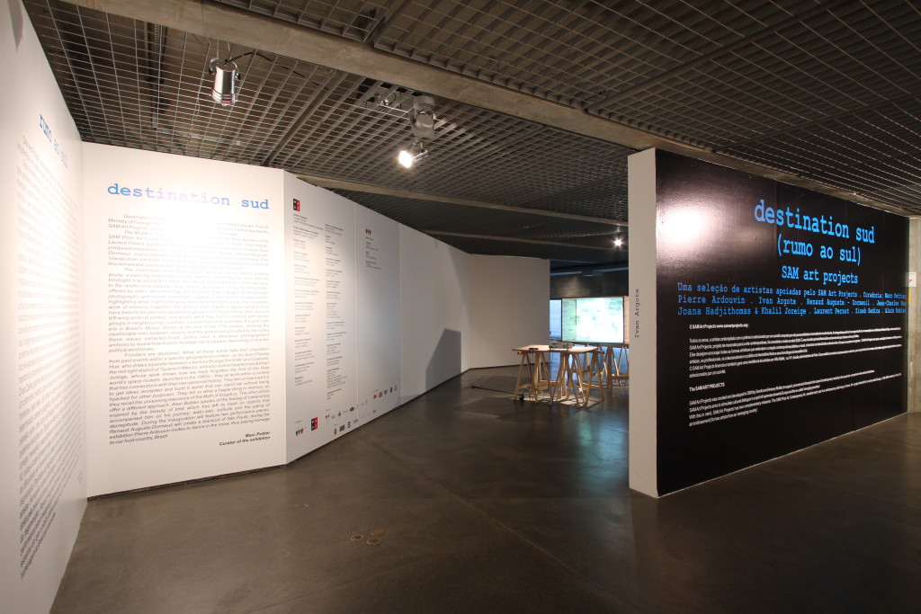 Vues de l’exposition “Destination Sud” au MuBE (2012).