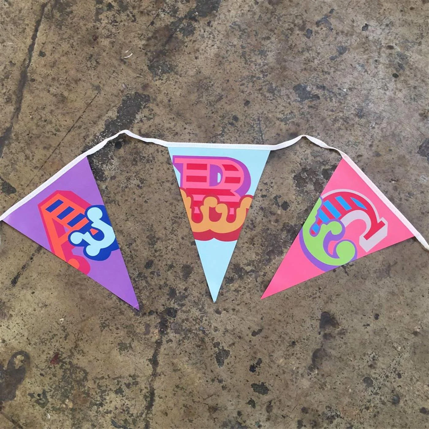 EINE_BUNTING_NewCircus_2018_2 copy.jpg