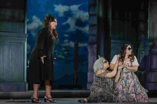 Act-I-Laura-saves-La-Cieca-and-is-given-the-rosary-GNO-LA-GIOCONDA-A.-Pirozzi-A.-Rachvelishvili-A.-Kolosova-photo-A.-Simopoulos-7098_processed (1).jpg