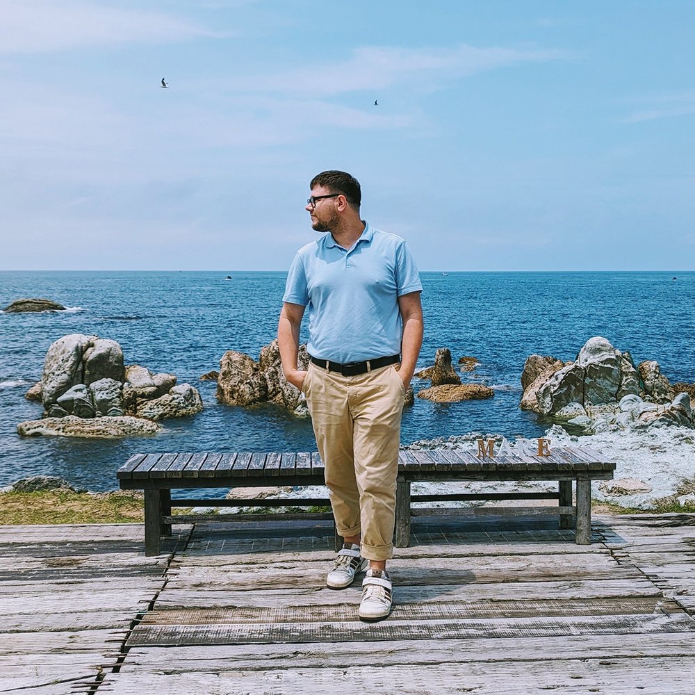  Posing at Cafe Mare on the Echizen Coast, Onyucho, Fukui, Japan (2023). 