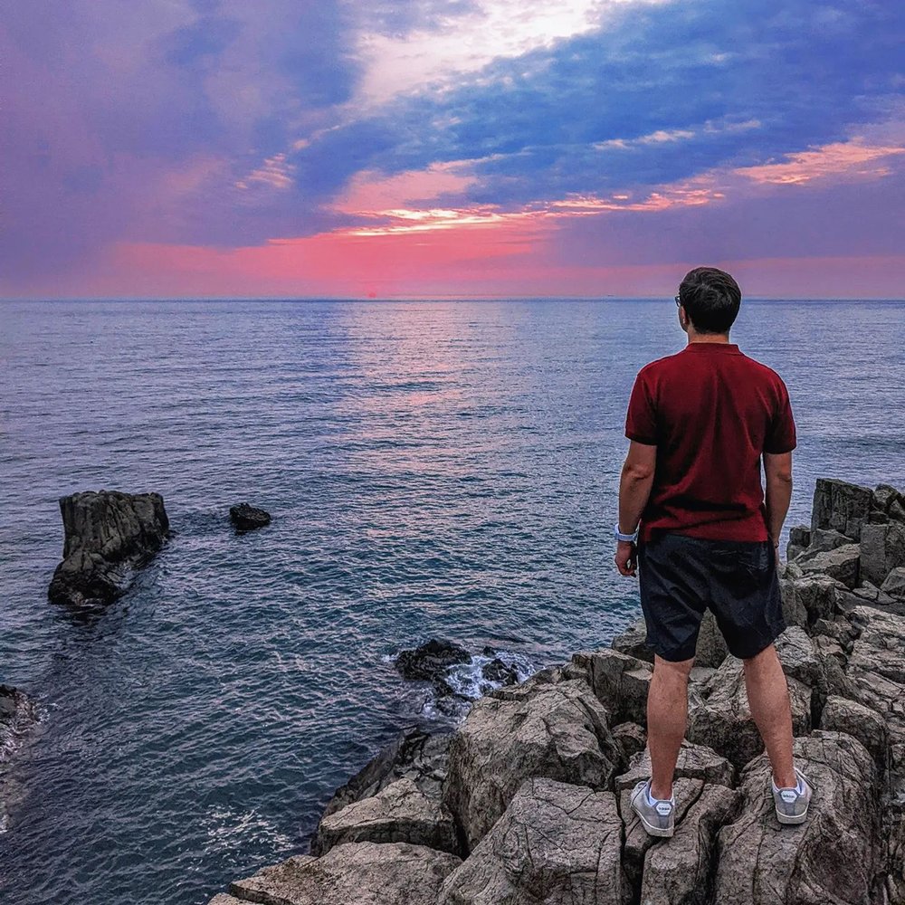  Watching the sunset at Tojinbo Cliffs, Mikuni, Sakai City, Fukui Prefecture, Japan (2022). 