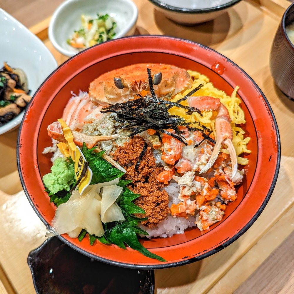  Crab rice bowl at Hacchoya Ekinokura, Fukui City, Fukui Prefecture, Japan (2022). Photo by Danny With Love. 