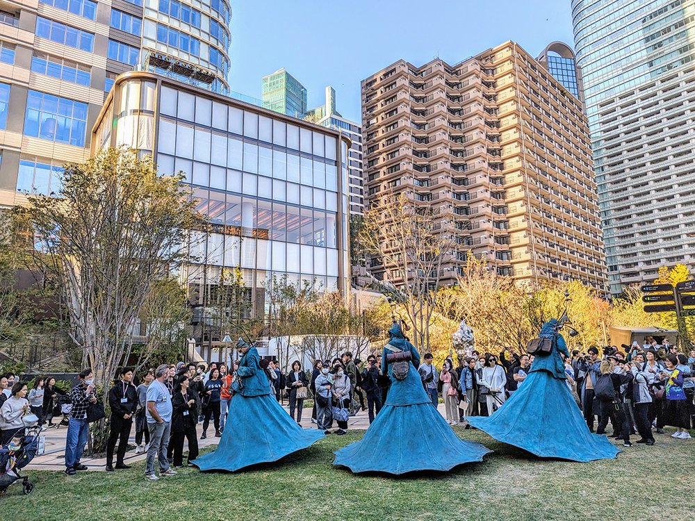  French theater company Celestroï performs at Azabudai Hills, Minato City, Tokyo, Japan (2023). Photo by Danny With Love. 