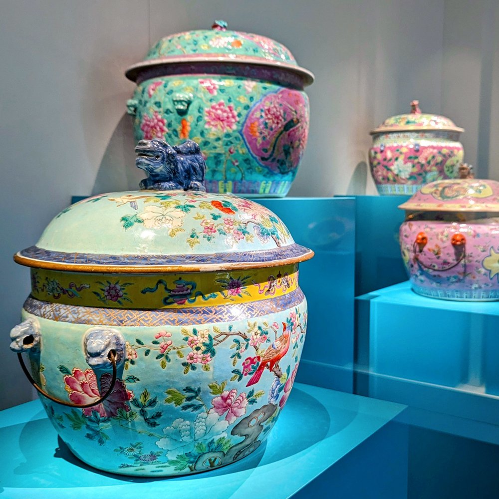  Peranakan porcelain pottery from the 19th and 20th centuries, on view at the Peranakan Museum, Singapore (2023). Photo by Danny With Love. 