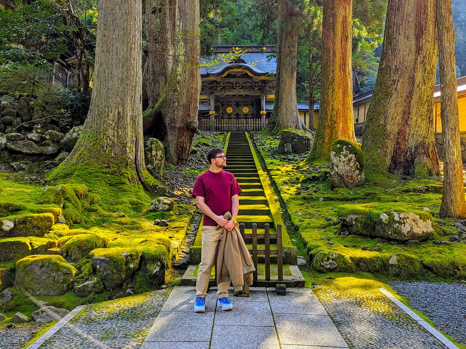 Posing at Zen Buddhist Eiheiji Temple, Fukui Prefecture, Japan (2024).