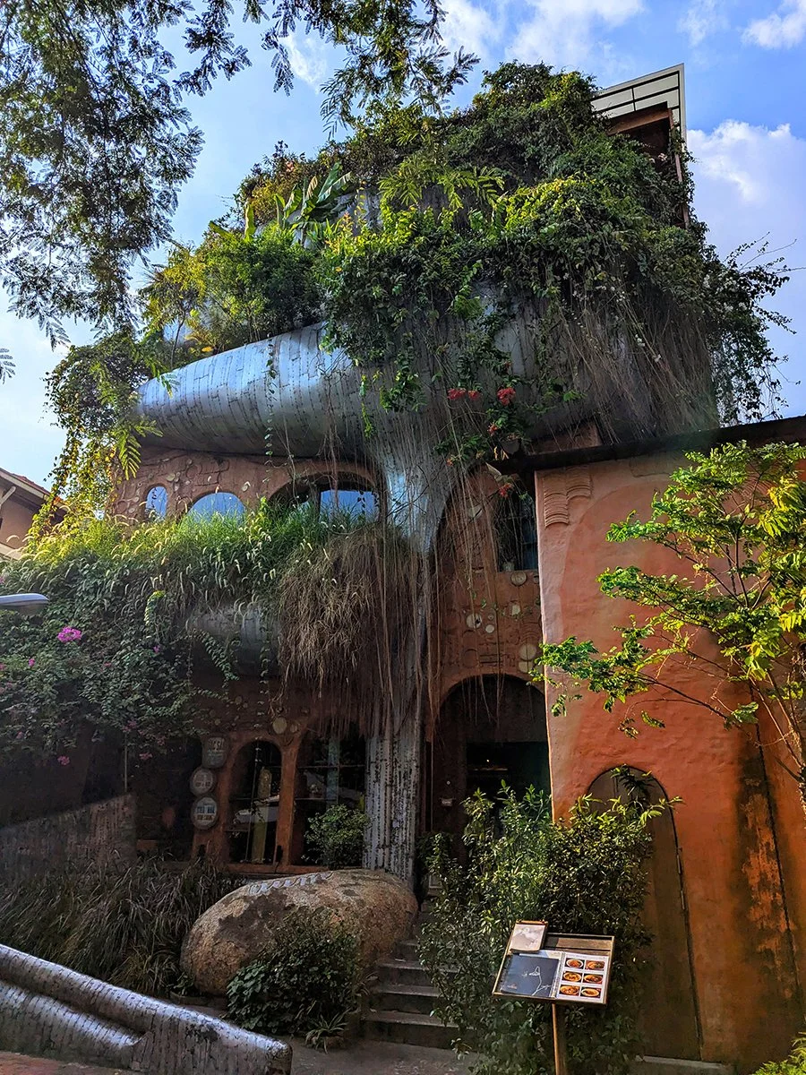 Exterior of traditional Vietnamese restaurant Mặn Mòi – Tao Đàn, Saigon, Vietnam (2026). Photo by Danny With Love.