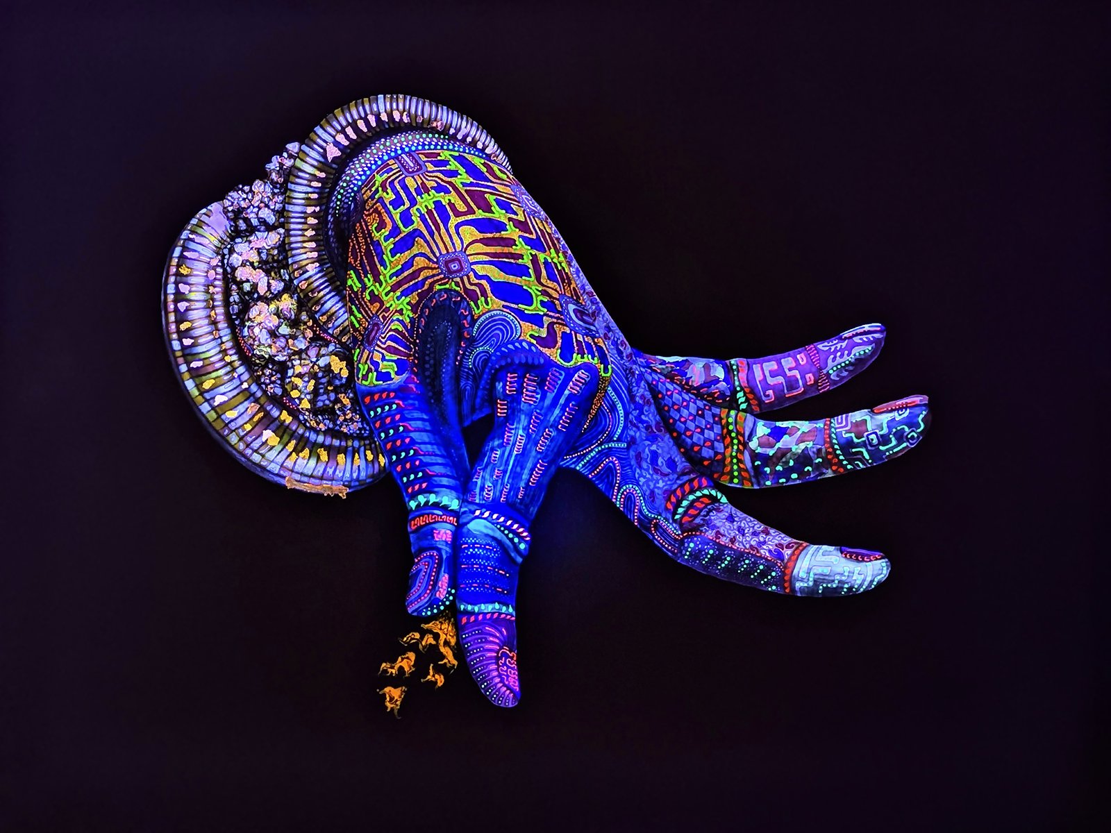 Fusion (បេះ), digital print on HP pro canvas mat, hand-finished with gold leaf and neon paint, by Rith Bonrotanak [រិទ្ធិ៍ បុណ្យរតនៈ] (2025). Photo by Danny With Love.