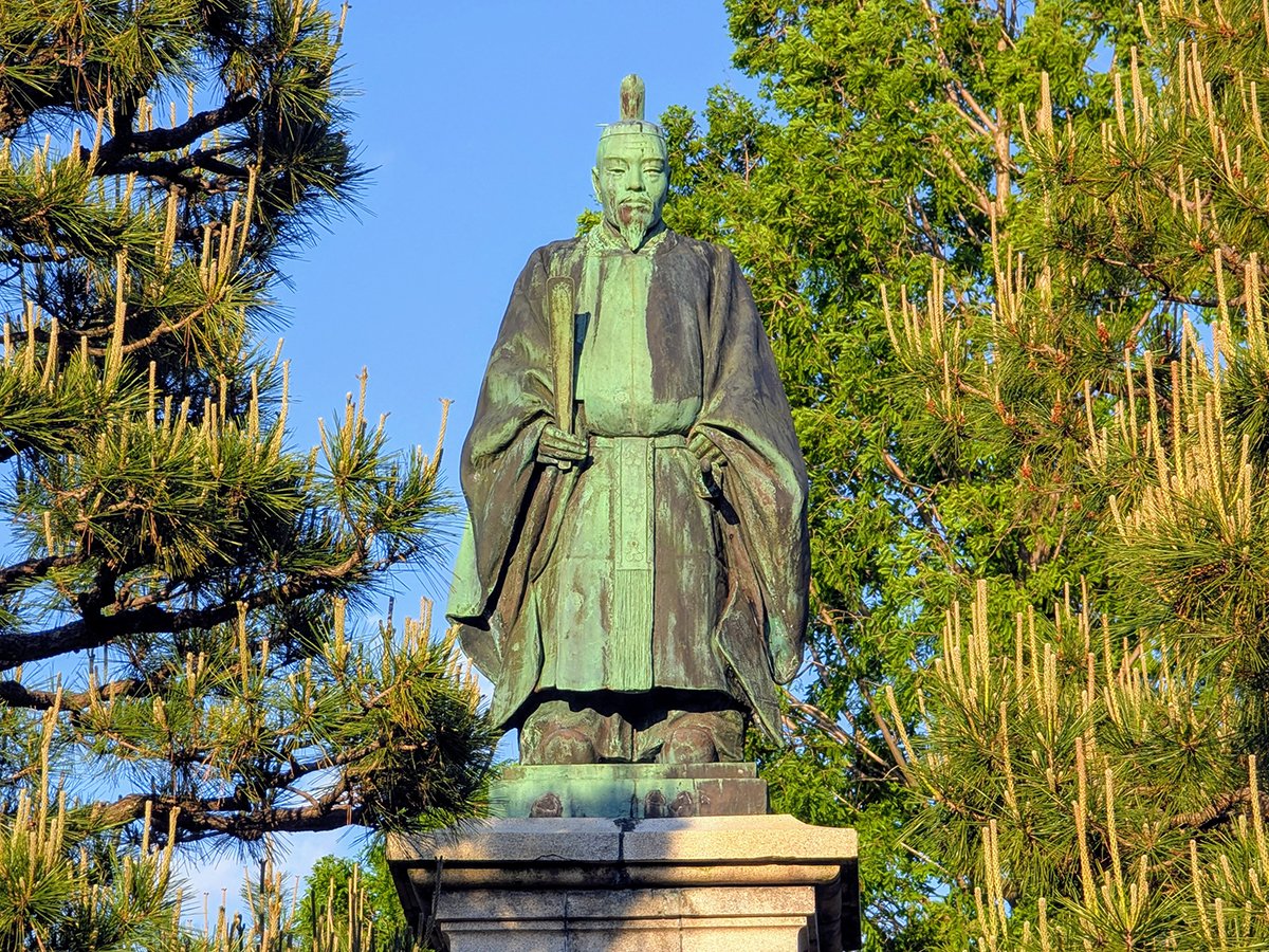 Statue of Toshitsune Maeda, third lord of Kaga domain, Rojo Park, Komatsu, Ishikawa, Japan (2026). Photo by Danny With Love.