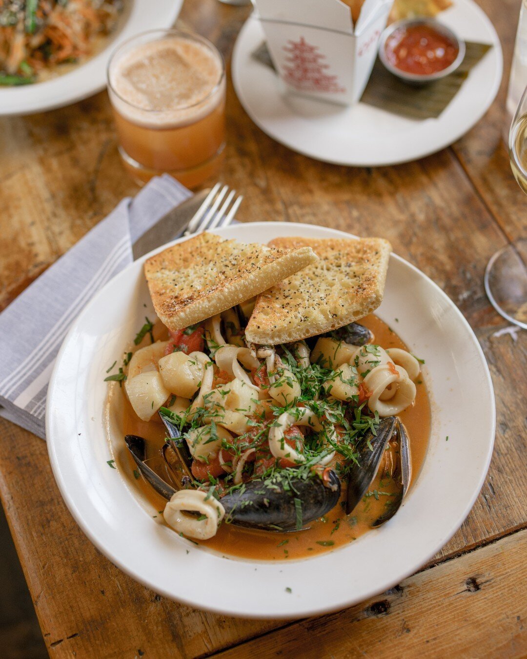 We've got dinner covered tonight with our Cioppino! 

🍽️ Shrimp, Calamari, Mussels, Scallops, tomato broth, crostini. 
.
.
.
#thebarrowhouse #clifton #cliftonnj #northjersey #eatlocal #supportlocal #drinklocal #njbars #barfood #colonial #rustic #far