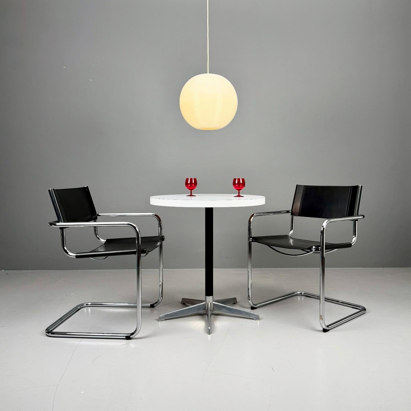 Cheers 🥂 

Bistrotisch
320 Chf
D70 H73

Fasem Freischwinger
180 Chf / Stuhl

#studiovintagezurich #vintage #zurich #z&uuml;rich #z&uuml;ri #midcenturymodern #schweiz #swiss #switzerland #midcenturymodernfurniture #vintagefurniture #uetikonamsee #vin