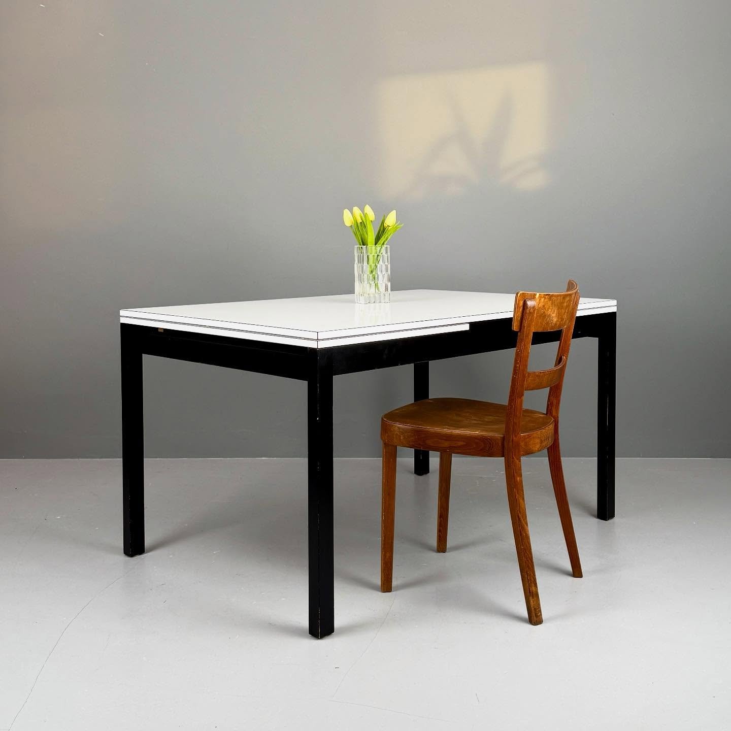 Ausziehbarer Esstisch von Willy Guhl

1250 Chf
L130-240 B85 H72

Horgen Glarus Stuhl
180 Chf

#studiovintagezurich #vintage #zurich #z&uuml;rich #z&uuml;ri #midcenturymodern #schweiz #swiss #switzerland #midcenturymodernfurniture #vintagefurniture #u